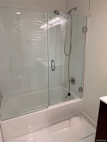 8526 Hampshire Drive, Sterling Heights, MI 48313