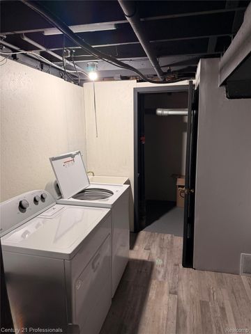 8526 Hampshire Drive, Sterling Heights, MI 48313