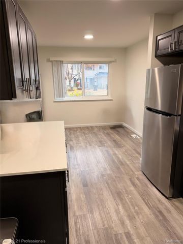 8526 Hampshire Drive, Sterling Heights, MI 48313