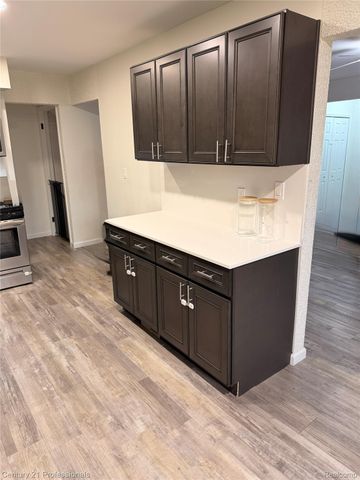 8526 Hampshire Drive, Sterling Heights, MI 48313