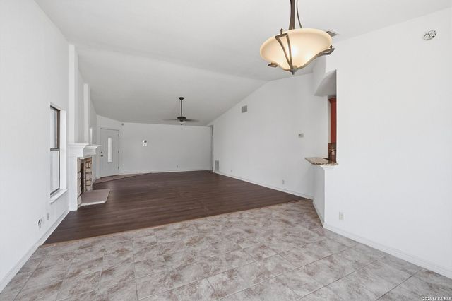 9835 Spruce Ridge Dr, Converse, TX 78109