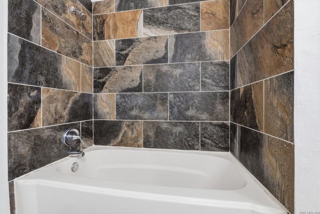 9835 Spruce Ridge Dr, Converse, TX 78109