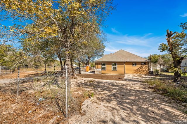 23102 Shady Forest, Elmendorf, TX 78112