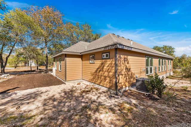 23102 Shady Forest, Elmendorf, TX 78112
