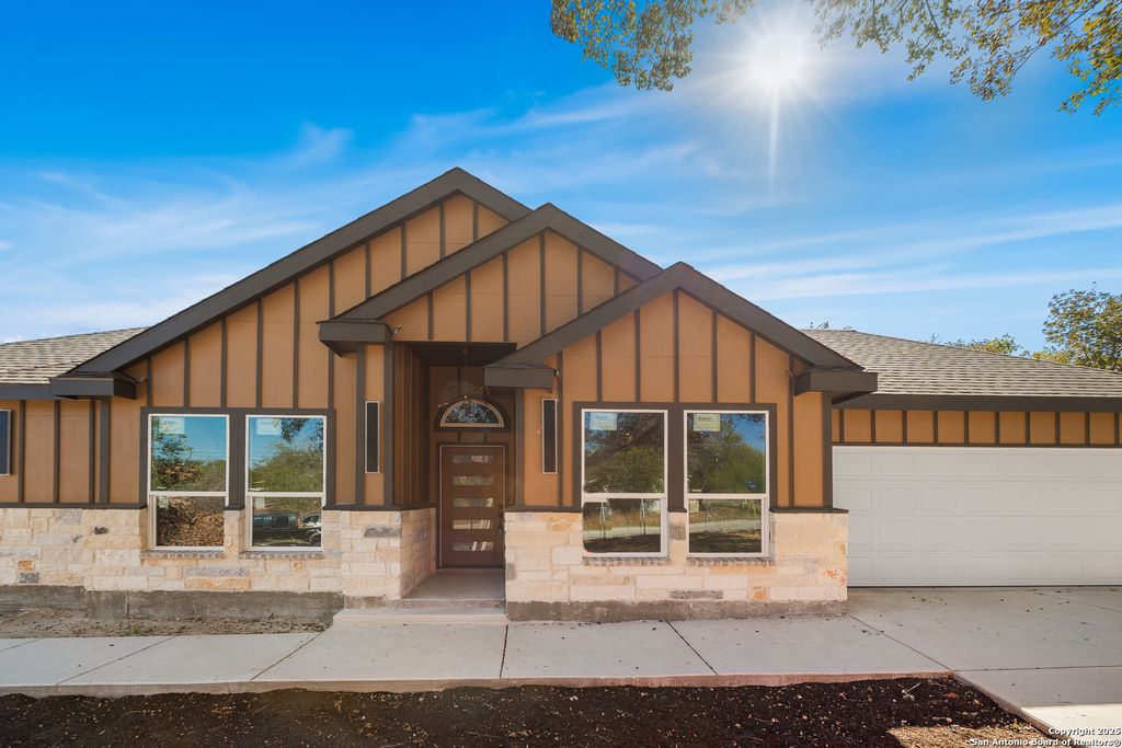 23102 Shady Forest, Elmendorf, TX 78112