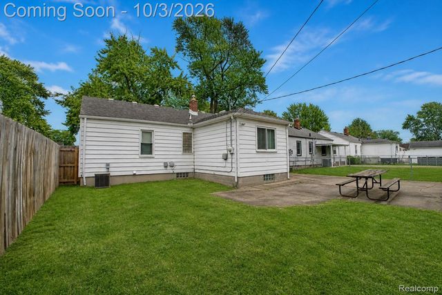12656 Helen Street, Southgate, MI 48195