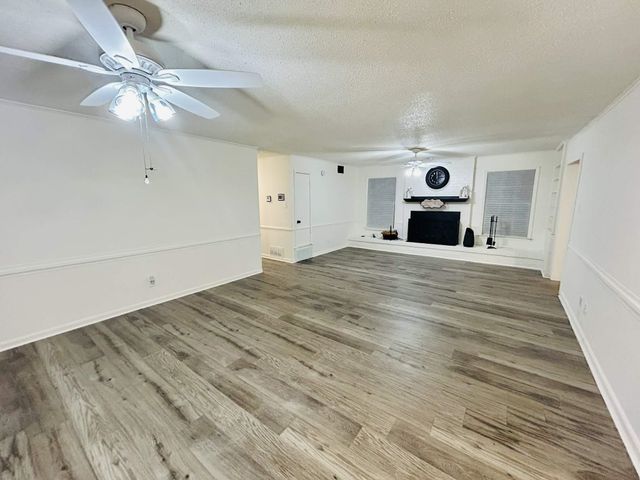 4060 STILLWOOD DR, Memphis, TN 38128