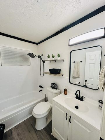 4060 STILLWOOD DR, Memphis, TN 38128