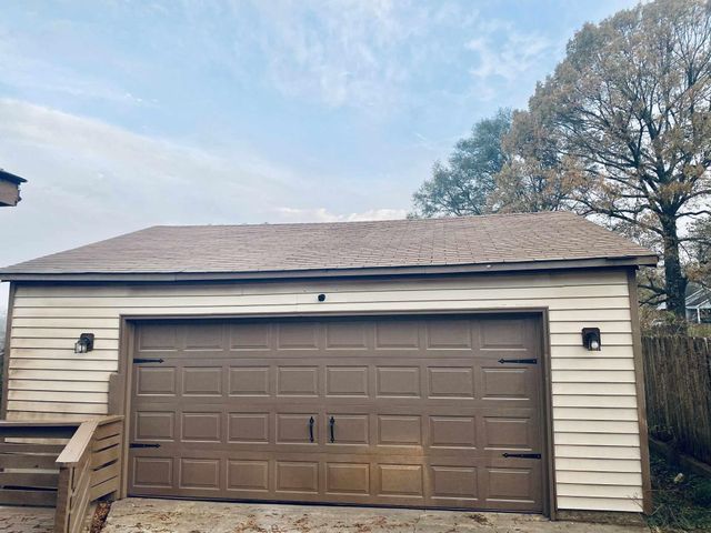 4060 STILLWOOD DR, Memphis, TN 38128