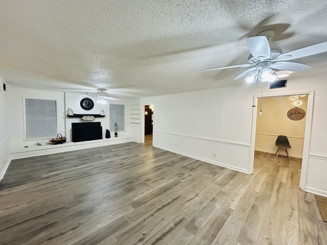 4060 STILLWOOD DR, Memphis, TN 38128