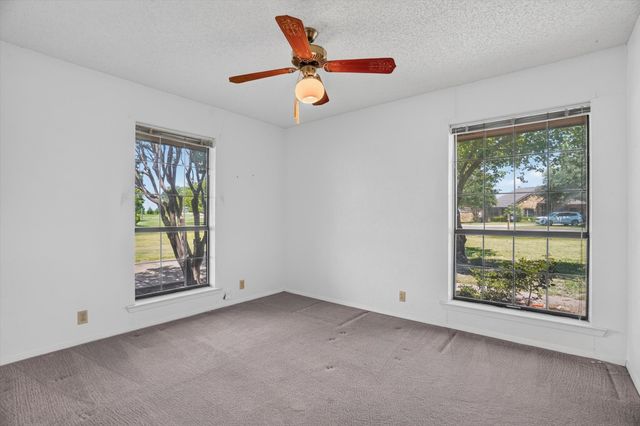 104 Royal Park Lane, Waxahachie, TX 75165