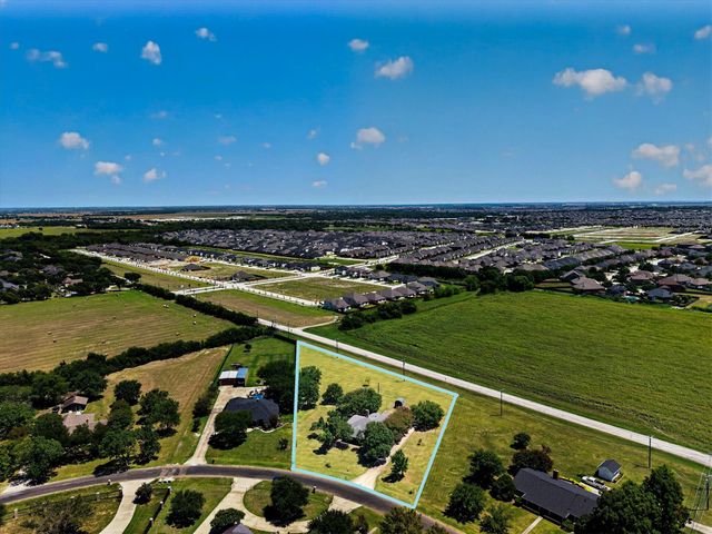 104 Royal Park Lane, Waxahachie, TX 75165