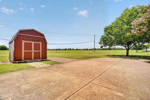 104 Royal Park Lane, Waxahachie, TX 75165