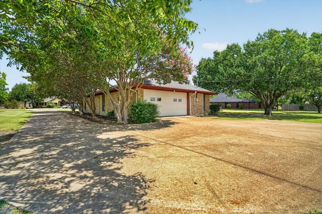 104 Royal Park Lane, Waxahachie, TX 75165