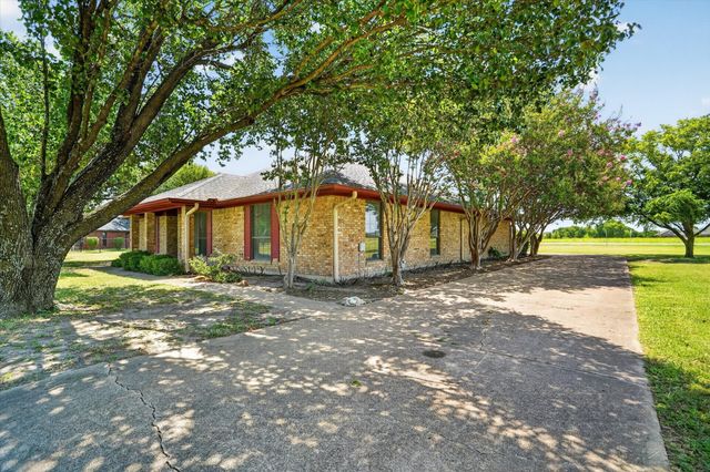 104 Royal Park Lane, Waxahachie, TX 75165