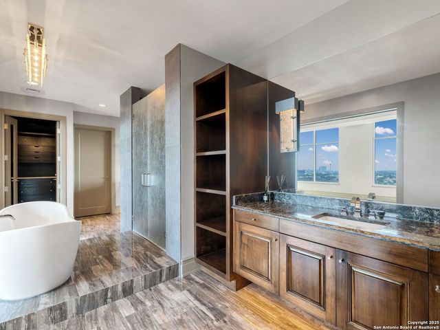 4242 Broadway Apt 2002, San Antonio, TX 78209