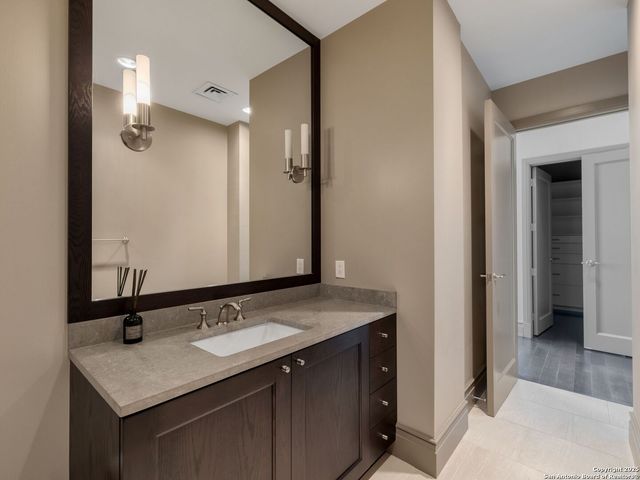 4242 Broadway Apt 2002, San Antonio, TX 78209