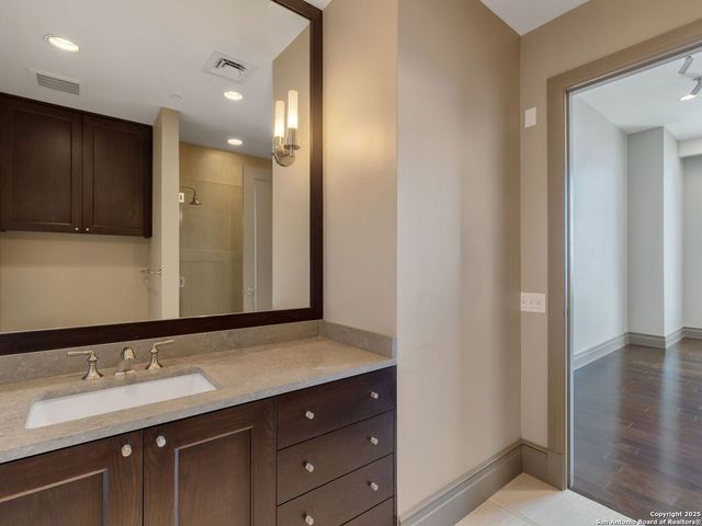 4242 Broadway Apt 2002, San Antonio, TX 78209