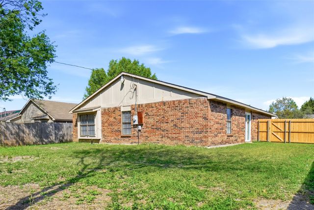 134 London Lane, Glenn Heights, TX 75154