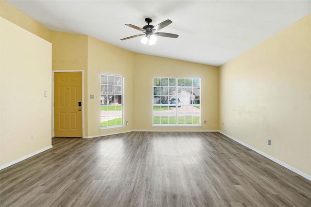 134 London Lane, Glenn Heights, TX 75154