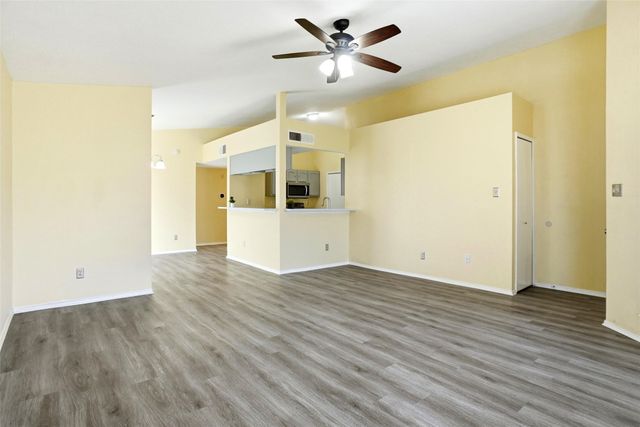 134 London Lane, Glenn Heights, TX 75154