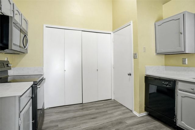 134 London Lane, Glenn Heights, TX 75154