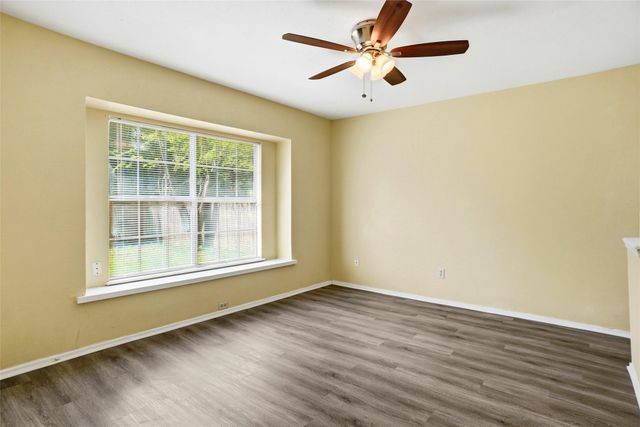 134 London Lane, Glenn Heights, TX 75154