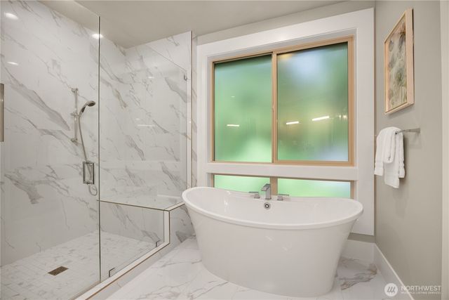 22277 NE 3rd Court, Sammamish, WA 98074