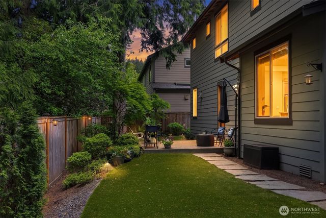 22277 NE 3rd Court, Sammamish, WA 98074