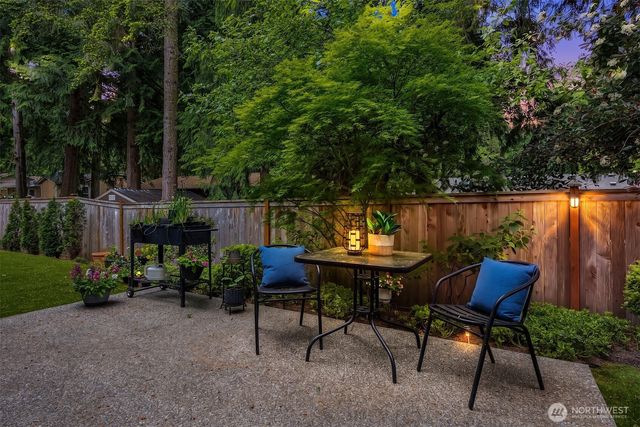 22277 NE 3rd Court, Sammamish, WA 98074