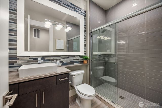22277 NE 3rd Court, Sammamish, WA 98074