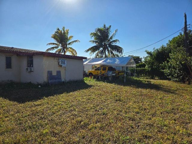 281 NE 45th Street, Deerfield Beach, FL 33064