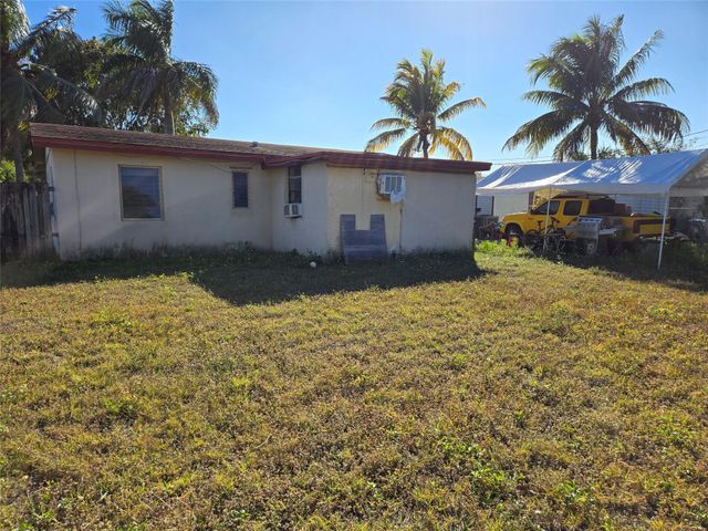 281 NE 45th Street, Deerfield Beach, FL 33064