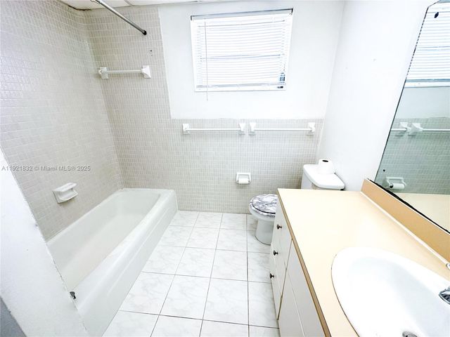 12275 NE 19th Ave 11, North Miami, FL 33181