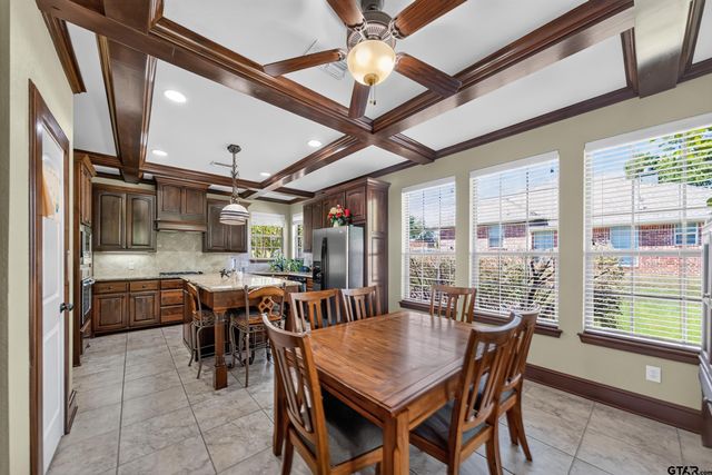 511 Southcreek, Chandler, TX 75758