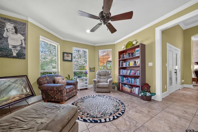511 Southcreek, Chandler, TX 75758