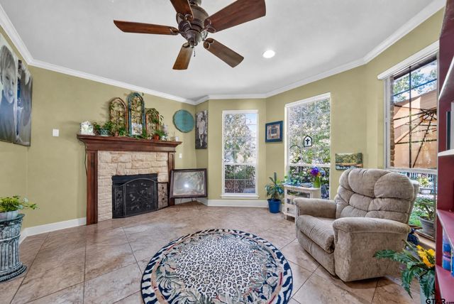 511 Southcreek, Chandler, TX 75758