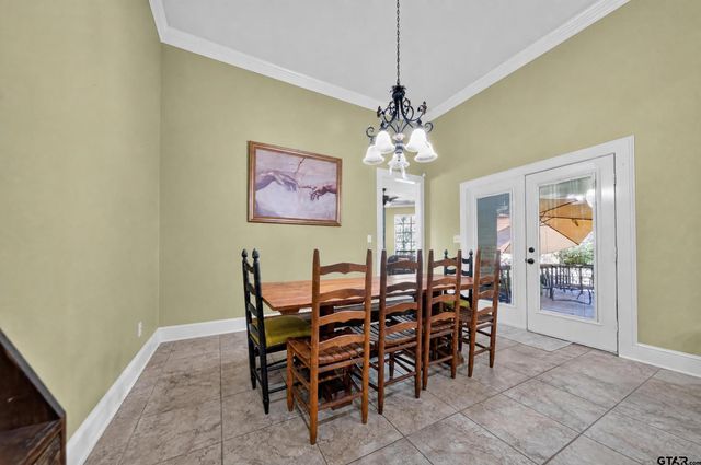 511 Southcreek, Chandler, TX 75758