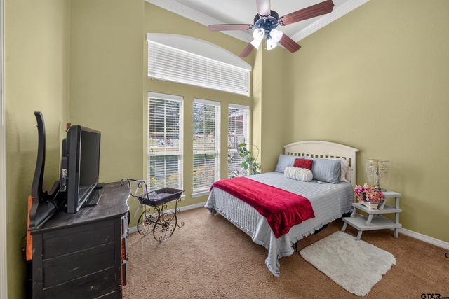511 Southcreek, Chandler, TX 75758