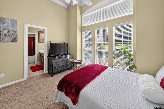 511 Southcreek, Chandler, TX 75758