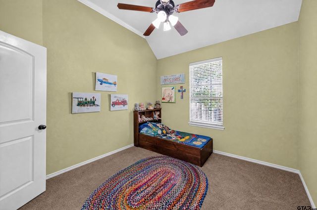 511 Southcreek, Chandler, TX 75758