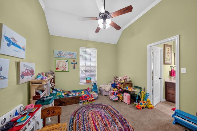 511 Southcreek, Chandler, TX 75758