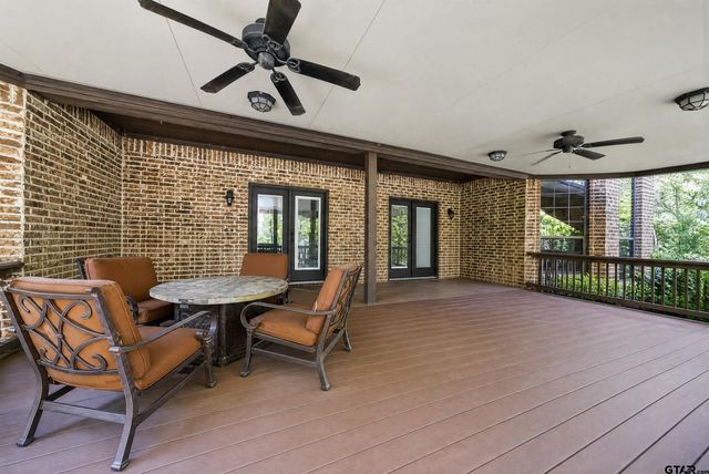 511 Southcreek, Chandler, TX 75758