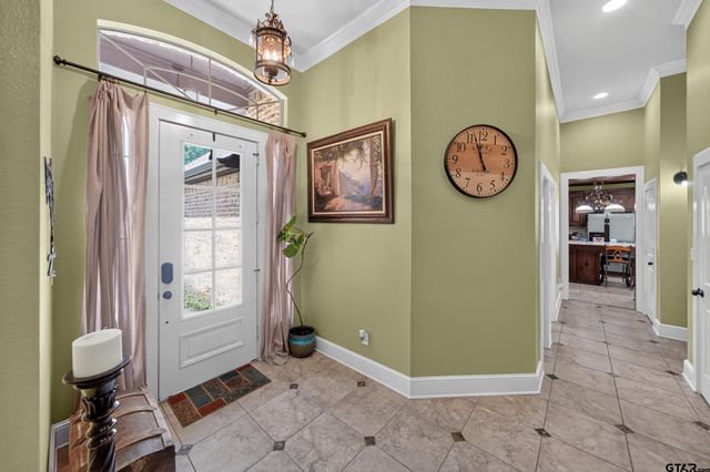 511 Southcreek, Chandler, TX 75758