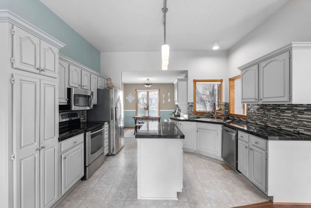 2526 N Fox Run, Wichita, KS 67226