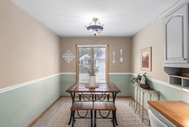 2526 N Fox Run, Wichita, KS 67226