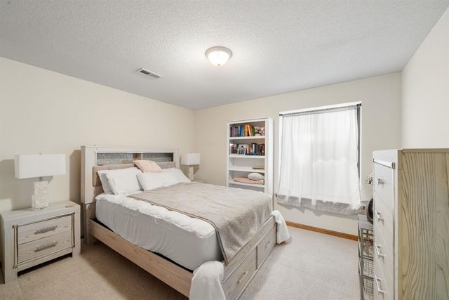 2526 N Fox Run, Wichita, KS 67226