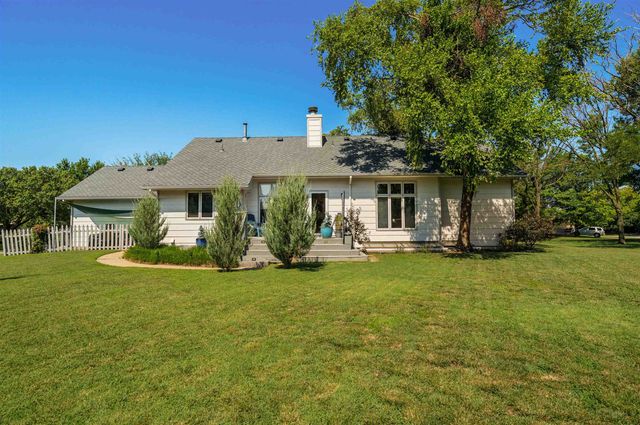 2526 N Fox Run, Wichita, KS 67226