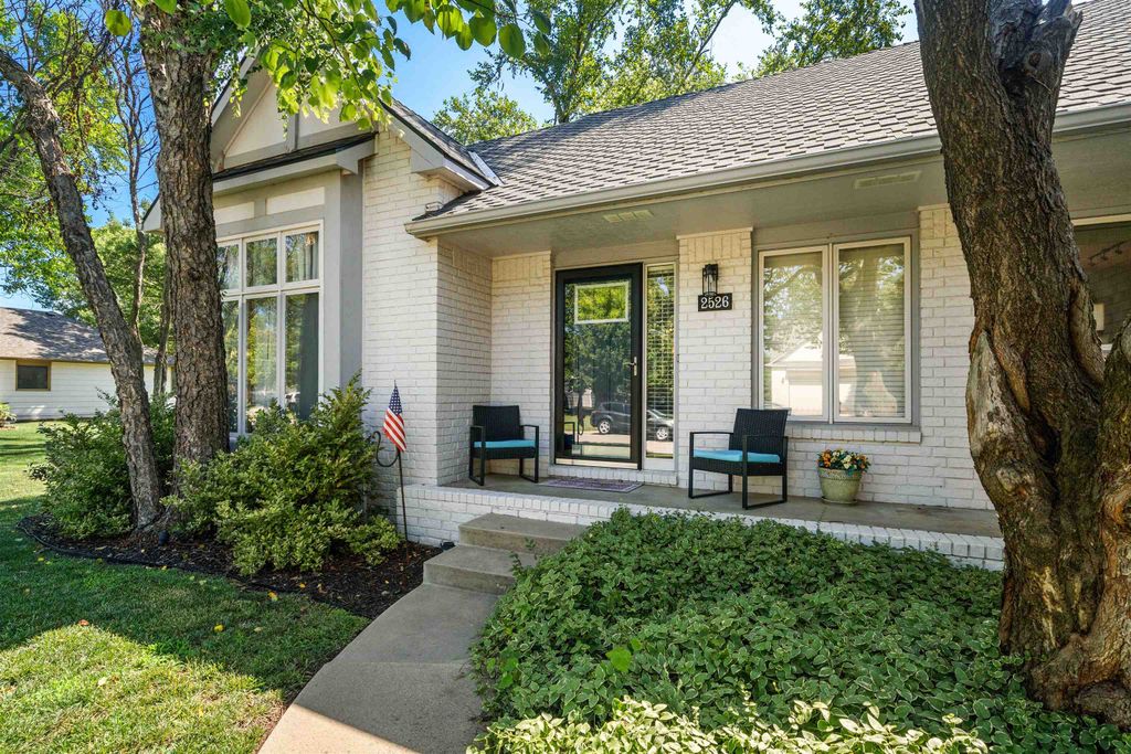 2526 N Fox Run, Wichita, KS 67226