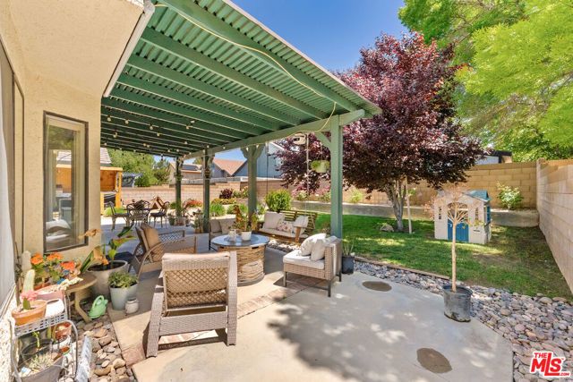 43258 33rd Street, Lancaster, CA 93536